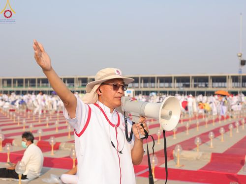 ภาพ No.208262:V.55 สารพัดV สารพัดดี ที่วัดพระธรรมกาย ในโครงการธรรมยาตรา กตัญญูบูชา มหาปูชนียาจารย์ พระมงคลเทพมุนี (สด จนฺทสโร) พระผู้ปราบมาร อนุสรณ์สถาน 7 แห่ง ปีที่ 13 ระหว่างวันที่ 2-31 มกราคม พ.ศ. 2568