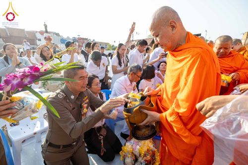 ภาพ No.312885:วันอาทิตย์ที่ 8 มีนาคม พ.ศ.2569 ทำบุญเมืองนครราชสีมา 558 ปี ตักบาตรพระ 10,000 รูป (ภาพชุดที่ 2)