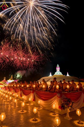 ภาพ No.109754:พิธีจุดประทีปถวายเป็นพุทธบูชา และบูชาธรรมมหาปูชนียาจารย์ วันที่ 10 มกราคม พ.ศ. 2567 ณ อนุสรณ์สถานคลองบางนางแท่น อ.สามพราน จ.นครปฐม