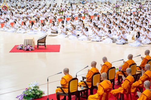 ภาพ No.207413:พิธีตักบาตร และปฏิบัติธรรมช่วงสาย ในวันมาฆบูชา วันพุธที่ 12 กุมภาพันธ์ พ.ศ. 2568 ณ วัดพระธรรมกาย จังหวัดปทุมธานี