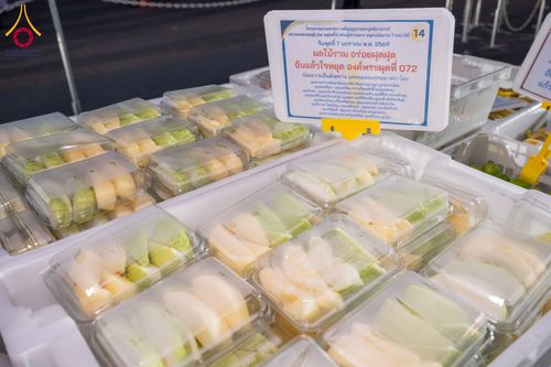 ภาพ No.289552:วันที่ 7 มกราคม พ.ศ. 2569 พิธีถวายภัตตาหารเป็นสังฆทาน แด่พระธรรมยาตรา ในโครงการธรรมยาตรา กตัญญูบูชา มหาปูชนียาจารย์ พระมงคลเทพมุนี(สด จนฺทสโร) พระผู้ปราบมาร อนุสรณ์สถาน 7 แห่ง ปีที่ 14 ณ อนุสรณ์สถานมหาวิหารพระมงคลเทพมุนี (โลตัสแลนด์) อ.สองพี่น้อง จ.สุพรร