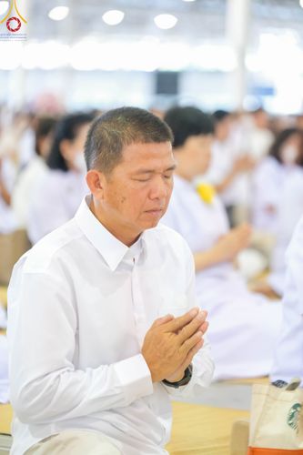 ภาพ No.105508:พิธีปฏิบัติธรรมและพิธีบูชาข้าวพระ ในวันจันทร์ที่ 1 มกราคม พ.ศ. 2567 ณ สภาธรรมกายสากล วัดพระธรรมกาย