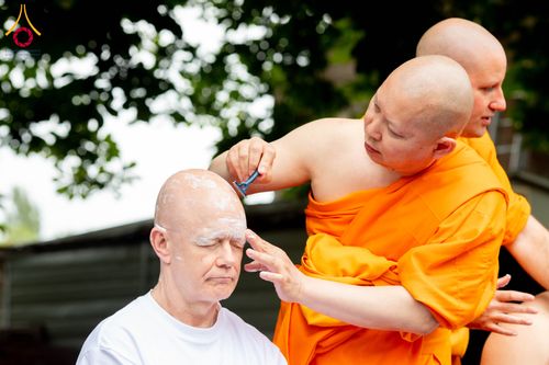 ภาพ No.336685:วันศุกร์ที่ 12 มิถุนายน พ.ศ. 2569 พิธีตัดปอยผมและพิธีปลงผมนาคธรรมทายาท  ภาคพื้นยุโรป รุ่นที่ 11   ณ วัดพระธรรมกายเบลเยียม ประเทศเบลเยียม