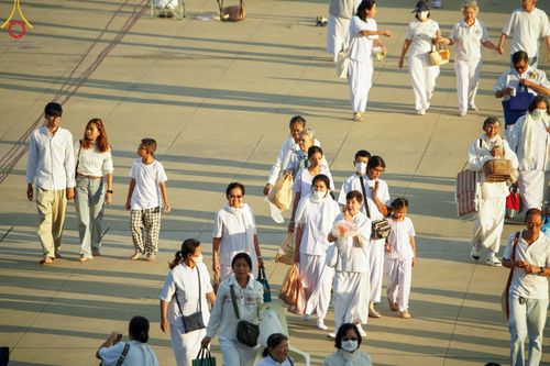 ภาพ No.187925:พิธีตักบาตรฉลองพระใหม่ ต้อนรับพุทธศักราช 2568 ณ ลานธรรมพระมหาธรรมกายเจดีย์ วัดพระธรรมกาย จ.ปทุมธานี วันที่ 1 มกราคม พ.ศ. 2568