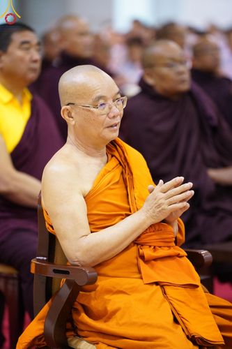 ภาพ No.207423:พิธีตักบาตร และปฏิบัติธรรมช่วงสาย ในวันมาฆบูชา วันพุธที่ 12 กุมภาพันธ์ พ.ศ. 2568 ณ วัดพระธรรมกาย จังหวัดปทุมธานี