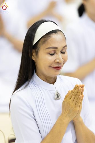 ภาพ No.139255:พิธีตักบาตร , พิธีบูชาข้าวพระ ณ ห้องแก้วสารพัด 1 สภาธรรมกายสากล วัดพระธรรมกาย วันอาทิตย์ต้นเดือนที่ 2 มิถุนายน พ.ศ. 2567