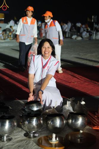 ภาพ No.130194:V.34 เพื่อธรรมเพื่อบางกล่ำ การรับบุญของเจ้าหน้าที่หน่วยงานต่างๆ  เพื่องานธรรมยาตราอัญเชิญพระบรมสารีริกธาตุ ประดิษฐาน ณ มหารัตนเจดีย์สิริปทุมสวรรค์ (เจดีย์อริยพุทธะ 5 พระองค์) ณ ศูนย์ปฏิบัติธรรมภาคใต้ อ.บางกล่ำ จ.สงขลา ระหว่างวันที่ 9-10 มีนาคม พ.ศ. 2567