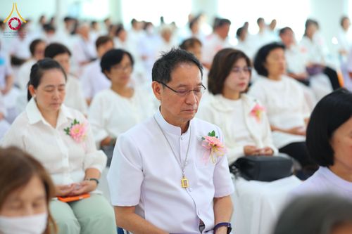 ภาพ No.291118:วันพุธที่ 7 มกราคม พ.ศ. 2569  พิธีบรรจุพระบรมสารีริกธาตุภายในพระเกตุองค์พระประธาน สมโภชพระประธาน พระธรรมกาย พิธีทอดผ้าป่า บุญแสงสว่าง ติดตั้งโซล่าเซล ณ ศูนย์ปฏิบัติธรรมพระมงคลเทพมุนี อ.สองพี่น้อง จ.สุพรรณบุรี