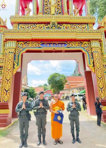 ภาพ No.281964:วันที่ 4 พฤศจิกายน พ.ศ.2568 พิธีทอดกฐินสามัคคีทั่วไทย 30,000 วัด  โดยคณะศิษยานุศิษย์ บูชาธรรม 81 ปี  หลวงพ่อธัมมชโย ณ วัดทุ่งไพล อ.สะบ้าย้อย จ.สงขลา