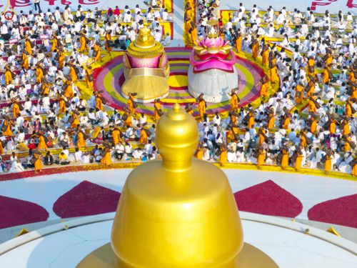 ภาพ No.299695:วันที่ 18 มกราคม พ.ศ. 2569 พิธีต้อนรับพระธรรมยาตรา (ภาพชุดที่ 2) ณ อนุสรณ์สถานลำดับที่ 5  สถานที่เผยแผ่วิชชาธรรมกายครั้งแรก อนุสรณ์สถานบางปลา วัดบางปลา อำเภอบางเลน จังหวัดนครปฐม ในโครงการธรรมยาตรา กตัญญูบูชา มหาปูชนียาจารย์ พระมงคลเทพมุนี(สด จนฺทสโร) พระ