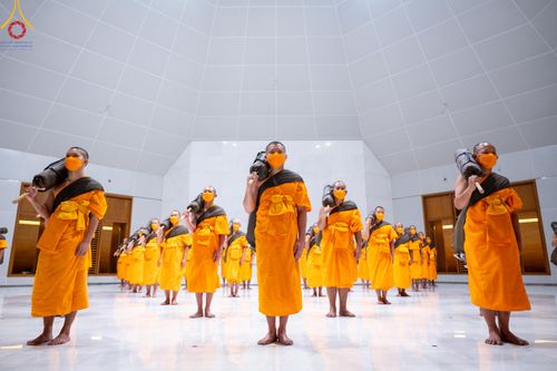 ภาพ No.106226:พระธรรมยาตราร่วมปฏิบัติธรรม และถ่ายภาพหมู่ประวัติศาสตร์ ในโครงการธรรมยาตรากตัญญูบูชา มหาปูชนียาจารย์ พระมงคลเทพมุนี(สด จนฺทสโร) พระผู้ปราบมาร  อนุสรณ์สถาน 7 แห่ง ปีที่ 12  วันที่ 4 มกราคม พ.ศ. 2567  ณ อนุสรณ์สถานมหาวิหารพระมงคลเทพมุนี จ.สุพรรณบุรี