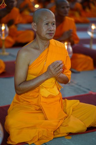 ภาพ No.307617:วันที่ 31 มกราคม พ.ศ. 2569 พิธีจุดประทีปธรรมถวายเป็นพุทธบูชา  และบูชาธรรมมหาปูชนียาจารย์ (ภาพชุดที่ 2) ณ วัดพระธรรมกาย ปทุมธานี ในโครงการธรรมยาตรา กตัญญูบูชา มหาปูชนียาจารย์ พระมงคลเทพมุนี(สด จนฺทสโร) พระผู้ปราบมาร อนุสรณ์สถาน 7 แห่ง ปีที่ 14