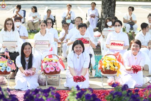 ภาพ No.304037:วันที่ 25 มกราคม พ.ศ. 2569 พิธีต้อนรับพระธรรมยาตรา  รร.สามัคคีราษฏร์บำรุง-วัดพระธรรมกาย ในโครงการธรรมยาตรา กตัญญูบูชา มหาปูชนียาจารย์ พระมงคลเทพมุนี(สด จนฺทสโร) พระผู้ปราบมาร อนุสรณ์สถาน 7 แห่ง ปีที่ 14