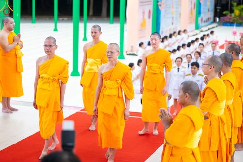 ภาพ No.78569:พิธีต้อนรับสัญญาบัตร พัดยศ ผ้าไตรและถวายมุทิตาสักการะฯ พระครูสิทธิรัตนวิเทศ และ พระครูวิเทศสันติคุณ วันอังคารที่ 28 มีนาคม พ.ศ. 2566 ณ อุโบสถวัดพระธรรมกาย