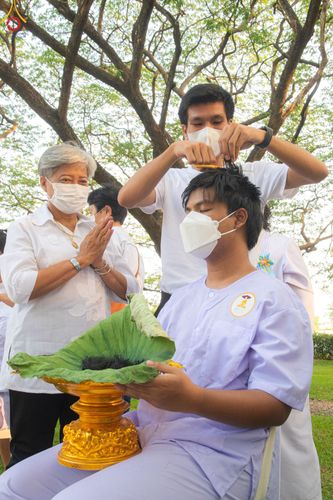 ภาพ No.80062:พิธีตัดปอยผมและปลงผมนาคธรรมทายาท โครงการอุปสมบทหมู่ธรรมทายาท พุทธศาสตร์สากลรุ่นที่ 7 (ภาคฤดูร้อน) วันอาทิตย์ที่ 9 เมษายน พ.ศ.2566