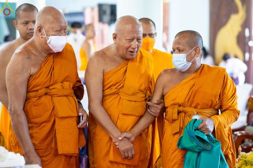 ภาพ No.83165:พิธีถวายสังฆทาน 323 วัด 4 จังหวัดชายแดนภาคใต้ ปีที่ 19 ครั้งที่ 163 พิธีมอบกองทุนหนุนแรงใจช่วยครูใต้ ปีที่ 16 ครั้งที่ 128  และพิธีทำบุญอุทิศส่วนกุศลให้ผู้วายชนม์ ในวันเสาร์ที่ 8 กรกฎาคม พ.ศ. 2566 ณ หอประชุม อาคารพระสุทธิสมณวัตรานุสรณ์   วัดมุจลินทวาปีวิ