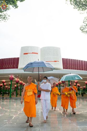 ภาพ No.156910:พิธีบรรพชาอุปสมบท ธรรมทายาท โครงการอุปสมบทหมู่บูชาธรรมครบรอบ 107 ปี วันครูผู้ค้นพบวิชชาธรรมกาย ณ โบสถ์พระไตรปิฏก วัดพระธรรมกาย วันเสาร์ที่ 14 กันยายน พ.ศ. 2567
