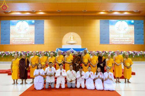 ภาพ No.207479:พิธีตักบาตร และปฏิบัติธรรมช่วงสาย ในวันมาฆบูชา วันพุธที่ 12 กุมภาพันธ์ พ.ศ. 2568 ณ วัดพระธรรมกาย จังหวัดปทุมธานี