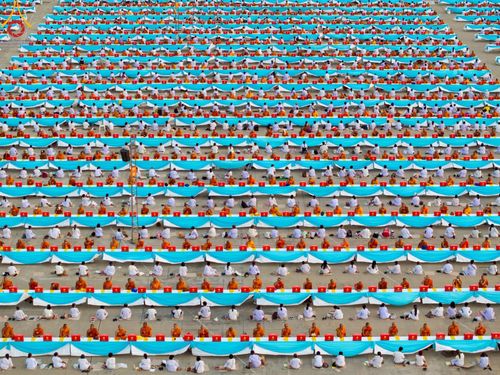 ภาพ No.221806:วันอังคารที่ 22 เมษายน พ.ศ. 2568 ภาพพิธีถวายมหาสังฆทานคณะสงฆ์ 40,000 กว่าวัดทั่วประเทศ เนื่องในวันคุ้มครองโลก ชุดที่ 2 (ปลื้มให้สมการรอคอย) ณ ลานธรรมพระมหาธรรมกายเจดีย์ วัดพระธรรมกาย