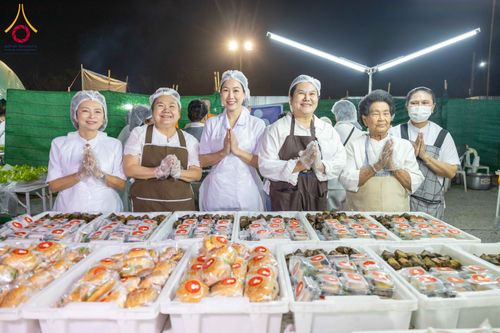 ภาพ No.301677:วันที่ 24 มกราคม พ.ศ. 2569 พิธีถวายภัตตาหารเป็นสังฆทาน แด่พระธรรมยาตรา ณ อนุสรณ์สถานบางปลา วัดบางปลา อำเภอบางเลน จังหวัดนครปฐม ในโครงการธรรมยาตรา กตัญญูบูชา มหาปูชนียาจารย์ พระมงคลเทพมุนี(สด จนฺทสโร) พระผู้ปราบมาร อนุสรณ์สถาน 7 แห่ง ปีที่ 14