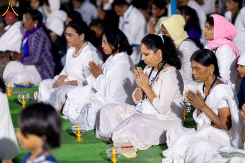 ภาพ No.283781:วันที่ 6-7 ธันวาคม พ.ศ. 2568  พิธีรับมอบหนังสือแสดงเจตจำนงถวายสิทธิครอบครองและใช้ประโยชน์วัดสันติวัน เมืองนาคปูร์  พิธีจุดโคมประทีปถวายเป็นพุทธบูชา และอุทิศบุญกุศลแด่ ดร.บี.อาร์. อัมเบดการ์  พิธีบูชาข้าวพระถ่ายทอดสดจากประเทศไทย