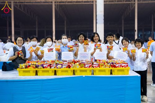 ภาพ No.121170:พิธีถวายภัตตาหารเป็นสังฆทาน แด่คณะพระธรรมยาตราฯ ในโครงการธรรมยาตรากตัญญูบูชา มหาปูชนียาจารย์ พระมงคลเทพมุนี(สด จนฺทสโร) พระผู้ปราบมาร อนุสรณ์สถาน 7 แห่ง ปีที่ 12 วันที่ 30 มกราคม พ.ศ. 2567 ณ สภาธรรมกายสากล วัดพระธรรมกาย