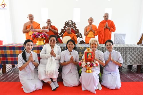 ภาพ No.284332:วันที่ 28 ตุลาคม พ.ศ.2568 กฐินสมทบต่างประเทศ โดยคณะศิษยานุศิษย์ บูชาธรรม 81 ปี หลวงพ่อธัมมชโย ณ วัดศรีสุคตาราม บาลังโกด้า ศรีลังกา