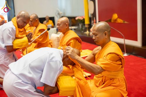 ภาพ No.321362:วันเสาร์ที่ 11 เมษายน พ.ศ.2569 พิธีขอบรรพชา พิธีขอสรณคมณ์และศีล, พิธีถวายบาตร พิธีอุปสมบท โครงการอุปสมบทหมู่ บูชาธรรมหลวงพ่อธัมมชโย พ.ศ.2569 โครงการอุปสมบทหมู่ธรรมทายาท ระดับอุดมศึกษา รุ่น 53 (ภาคฤดูร้อน) ณ วัดพระธรรมกาย ปทุมธานี