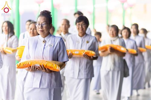 ภาพ No.298024:วันเสาร์ที่ 17 มกราคม พ.ศ. 2569 พิธีบรรพชาอุปสมบท โครงการอุปสมบทหมู่ บูชาธรรมครบ 117 ปี คุณยายอาจารย์มหารัตนอุบาสิกาจันทร์ ขนนกยูง  ณ อุโบสถพระไตรปิฎก วัดพระธรรมกาย