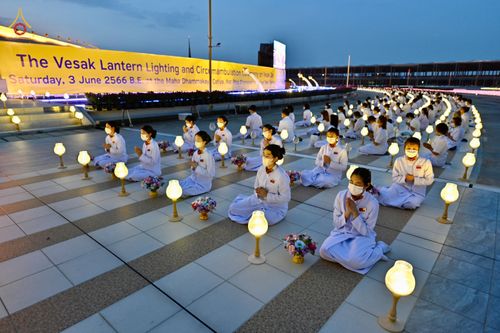 ภาพ No.81764:พิธีจุดวิสาขประทีปและเวียนประทักษิณ เนื่องในวันวิสาขบูชา วันเสาร์ที่ 3 มิถุนายน 2566 ณ ลานธรรมพระมหาธรรมกายเจดีย์ วัดพระธรรมกาย จ.ปทุมธานี