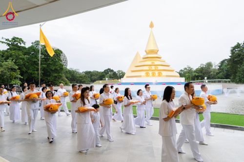 ภาพ No.286473:วันเสาร์ที่ 12 กรกฏาคม พ.ศ.2568 พิธีบรรพชาอุปสมบท  โครงการบรรพชาอุปสมบทหมู่ ธรรมทายาทนานาชาติ(ภาคภาษาจีน), โครงการบรรพชาสามเณร โรงเรียนนานาชาติ รุ่นที 14