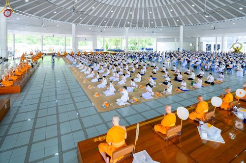 ภาพ No.64892:พิธีบุพเปตพลี ครั้งที่ 129 เพื่ออุทิศบุญกุศลแด่บรรพบุรุษผู้ล่วงลับ วันที่ 23 พฤศจิกายน พ.ศ. 2565 ณ วัดพระธรรมกาย