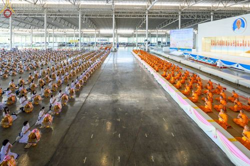 ภาพ No.66423:พิธีถวายอุปกรณ์เครื่องกันหนาว แด่คณะพระภิกษุ สามเณร วัดพระธรรมกาย วันเสาร์ที่ 10 ธันวาคม พ.ศ. 2565 ณ สภาธรรมกายสากล วัดพระธรรมกาย จ.ปทุมธานี