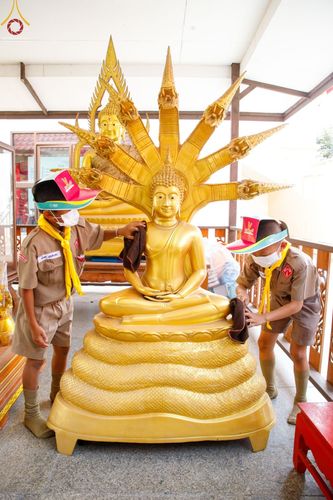 ภาพ No.72742:พระธรรมยาตรา ปฏิบัติศาสนกิจทำนุบำรุงศาสนสถาน, สวดธรรมจักร ,ปฏิบัติธรรม ร่วมกับชุมชน,นักเรียนเด็กดีวีสตาร์ ในโครงการธรรมยาตรากตัญญูบูชา มหาปูชนียาจารย์ พระมงคลเทพมุนี(สด จนฺทสโร) พระผู้ปราบมาร อนุสรณ์สถาน 7 แห่ง ปีที่ 11 ณ วัดโบสถ์(บน) อ.บางกรวย จ.นนทบุรี