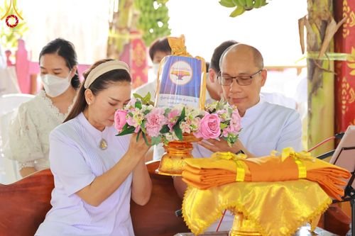 ภาพ No.64299:พิธีทอดกฐินสามัคคีทั่วไทย 5,000 วัด โดยคณะศิษยานุศิษย์วัดพระธรรมกาย น้อมบูชาธรรม 78 ปี หลวงพ่อธัมมชโย  วันอังคารที่ 8 พฤศจิกายน พ.ศ. 2565  ณ วัดโปรยฝน อ.หนองเสือ จ.ปทุมธานี
