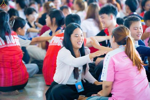 ภาพ No.325497:วันที่ 21-22 เมษายน พ.ศ.2569 การอบรมจิตอาสาเพื่อจัดเตรียมภัตตาหาร และจัดงานถวายมหาสังฆทานแด่ คณะสงฆ์ 40,000 กว่าวัดทั่วประเทศ ณ วัดพระธรรมกาย