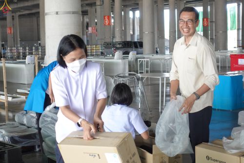 ภาพ No.321955:วันที่ 11-12 เมษายน พ.ศ.2569 การเตรียมงาน มัดถุงน้ำ , ผูกผ้าระบาย , เตรียมจุดฉันภัตตาหาร เพื่องานถวายมหาสังฆทาน 40,000 กว่าวัดทั่วประเทศ วันคุ้มครองโลก 22 เมษายน พ.ศ.2569 วัดพระธรรมกาย