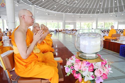 ภาพ No.317594:วันพฤหัสบดีที่ 2 เมษายน พ.ศ.2569 พิธีบุพเปตพลี ครั้งที่ 180 ณ หอฉันคุณยายอาจารย์ฯ วัดพระธรรมกาย