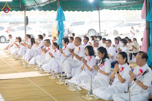 ภาพ No.297800:วันที่ 19 มกราคม พ.ศ. 2569 พิธีถวายภัตตาหารเป็นสังฆทาน แด่พระธรรมยาตรา ณ อนุสรณ์สถานบางปลา วัดบางปลา อำเภอบางเลน จังหวัดนครปฐม ในโครงการธรรมยาตรา กตัญญูบูชา มหาปูชนียาจารย์ พระมงคลเทพมุนี(สด จนฺทสโร) พระผู้ปราบมาร อนุสรณ์สถาน 7 แห่ง ปีที่ 14