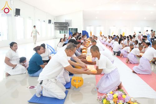 ภาพ No.319656:วันเสาร์ที่ 4 เมษายน พ.ศ.2569 พิธีขอขมา มอบผ้าไตร บรรพชาสามเณร ศูนย์อบรมเยาวชนนครปฐม