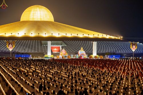 ภาพ No.75389:พิธีจุดประทีปถวายเป็นพุทธบูชา และบูชาธรรมมหาปูชนียาจารย์ ในโครงการธรรมยาตรากตัญญูบูชา มหาปูชนียาจารย์ พระมงคลเทพมุนี(สด จนฺทสโร) พระผู้ปราบมาร ปีที่ 11 ณ อนุสรณ์สถานลำดับที่ 7 สถานที่ขยายวิชชาธรรมกาย วัดพระธรรมกาย จ.ปทุมธานี วันที่ 31 มกราคม พ.ศ. 2566