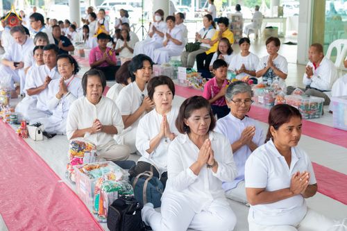 ภาพ No.337030:วันเสาร์ที่ 27 มิถุนายน พ.ศ. 2569 พิธีตักบาตรแด่คณะสงฆ์ 323 วัด 4 จังหวัดชายแดนภาคใต้ พิธีถวายสังฆทานแด่คณะสงฆ์ 323 วัด ปีที่ 22 ครั้งที่ 186 พิธีมอบกองทุนหนุนแรงใจช่วยครูใต้ ปีที่ 19 ครั้งที่ 149 และพิธีทำบุญอุทิศส่วนกุศลให้ผู้วายชนม์ ณ ศูนย์ปฏิบัติธรรม
