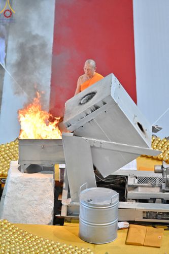 ภาพ No.77506:พิธีหล่อพระบรมพุทธเจ้า วัน อาทิตย์ที่ 12 มีนาคม พ.ศ. 2566 ณ วัดพระธรรมกาย จ.ปทุมธานี