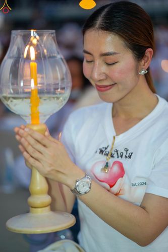 ภาพ No.307909:วันที่ 31 มกราคม พ.ศ. 2569 พิธีจุดประทีปธรรมถวายเป็นพุทธบูชา  และบูชาธรรมมหาปูชนียาจารย์ (ภาพชุดที่ 2) ณ วัดพระธรรมกาย ปทุมธานี ในโครงการธรรมยาตรา กตัญญูบูชา มหาปูชนียาจารย์ พระมงคลเทพมุนี(สด จนฺทสโร) พระผู้ปราบมาร อนุสรณ์สถาน 7 แห่ง ปีที่ 14