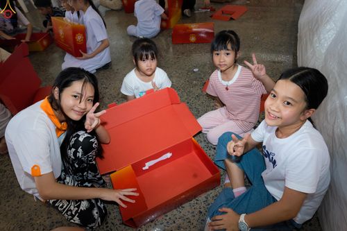 ภาพ No.320493:วันที่ 10 เมษายน พ.ศ.2569 การเตรียมกล่องไทยธรรม เพื่องานถวายมหาสังฆทาน 40,000 กว่าวัดทั่วประเทศ วันคุ้มครองโลก 22 เมษายน พ.ศ.2569 วัดพระธรรมกาย