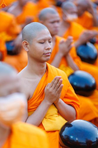 ภาพ No.297542:วันที่ 18 มกราคม พ.ศ. 2569 พิธีตักบาตรพระธรรมยาตรา ณ วัดโบสถ์บน ต.บางคูเวียง จ.นนทบุรี อนุสรณ์สถานลำดับที่ 4 สถานที่เกิดด้วยกายธรรม ในโครงการธรรมยาตรา กตัญญูบูชา มหาปูชนียาจารย์ พระมงคลเทพมุนี(สด จนฺทสโร) พระผู้ปราบมาร อนุสรณ์สถาน 7 แห่ง ปีที่ 14