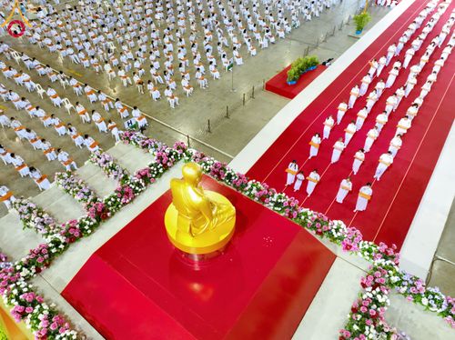 ภาพ No.90044:พิธีปฎิบัติธรรมและพิธีทอดผ้าป่าสมทบกฐินครั้งที่ 3 เนื่องใน 139 ปี วันคล้ายวันเกิดด้วยรูปกายเนื้อ พระมงคลเทพมุนี (สด จนฺทสโร) พระผู้ปราบมาร วันอังคารที่ 10 ตุลาคม พ.ศ. 2566 ณ วัดพระธรรมกาย จ.ปทุมธานี