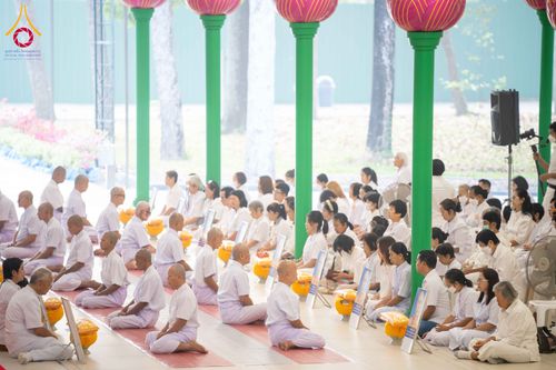 ภาพ No.298170:วันเสาร์ที่ 17 มกราคม พ.ศ. 2569 พิธีบรรพชาอุปสมบท โครงการอุปสมบทหมู่ บูชาธรรมครบ 117 ปี คุณยายอาจารย์มหารัตนอุบาสิกาจันทร์ ขนนกยูง  ณ อุโบสถพระไตรปิฎก วัดพระธรรมกาย