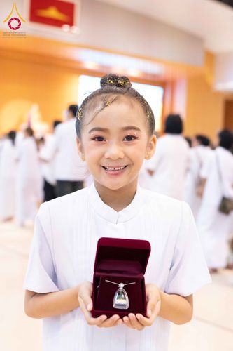 ภาพ No.338118:วันอาทิตย์ต้นเดือน 5 กรกฎาคม พ.ศ.2569 สัมมนาพิเศษ พิธีมอบพระของขวัญ ณ ห้องแก้วสารพัด1 วัดพระธรรมกาย