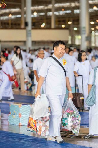 ภาพ No.345461:วันพฤหัสบดีที่ 27 สิงหาคม พ.ศ.2569 พิธีตักบาตรในวันธรรมชัย ณ สภาธรรมกายสากล วัดพระธรรมกาย ปทุมธานี